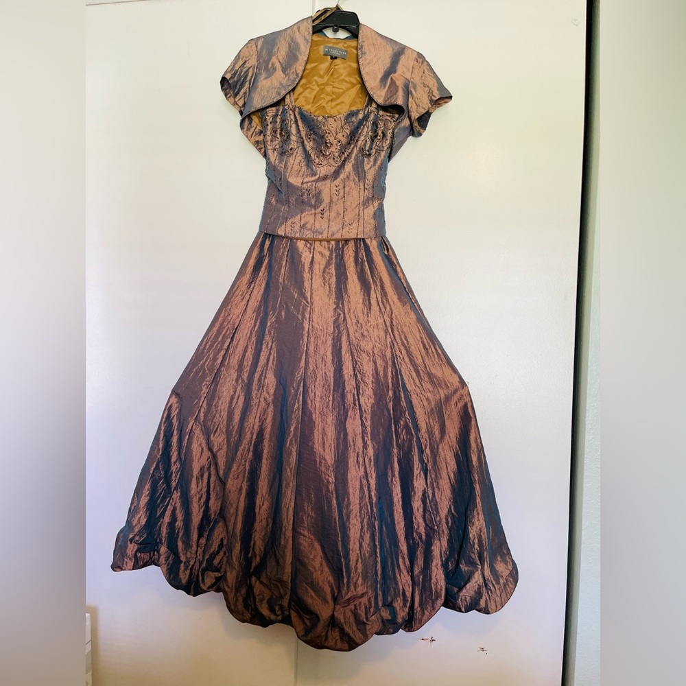 Mother of the Bride or Groom Formal dress & removable jacket. Maxi length, sz 10